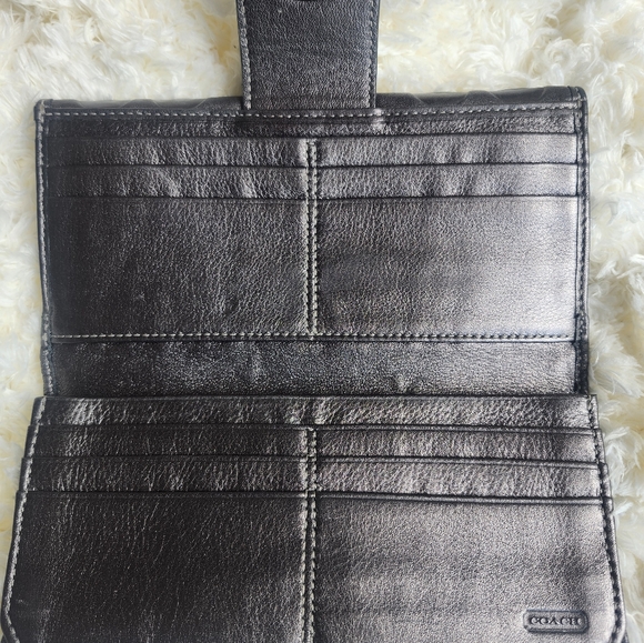 Coach Gray Wallet with Embossed Pattern and Turn-Lock Closure - Picture 3 of 9